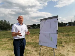 18 июля и.о. главы местного самоуправления Дмитрий Орлов обсудил будущее благоустройство по проекту «Формирование комфортной городской среды» с жителями Дружбы и Досчатого